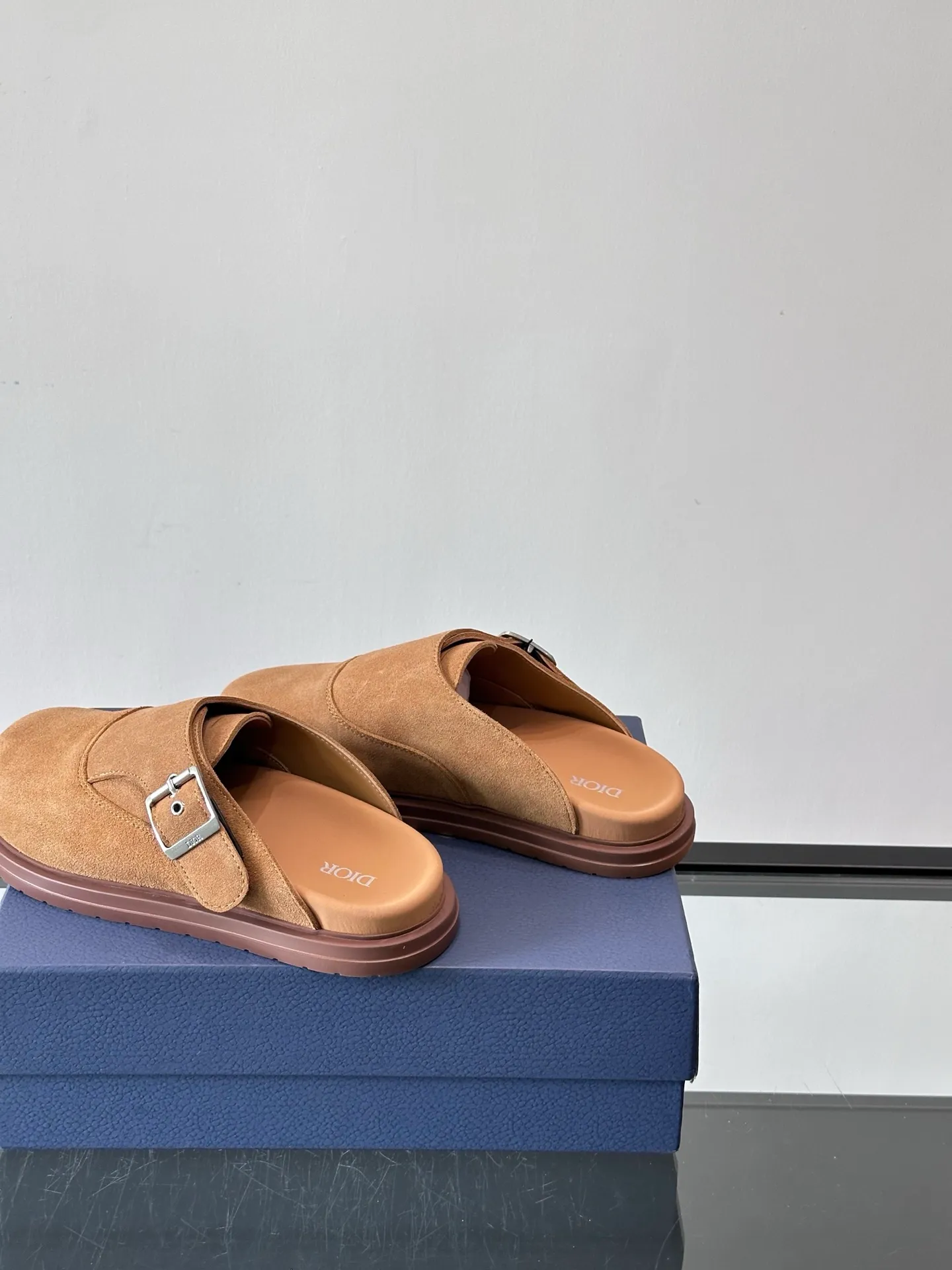 p360 "Dio＊" new men's printed toe-toe mules, classic presbyopia pattern + black EVA sole, low-key and high-end! Baotou design + metal buckle, perfect details, more comfortable and stable to wear✨, very versatile for daily outings or light luxury occasions. Oblique print is Dior's signature element. It is highly recognizable and full of fashion sense. It is a must-have for quality enthusiasts! 👟 size：38-44